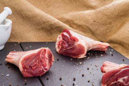 Bild von Lamm-Hinter-Haxen mit der Beschreibung ca. 350-400g/St. vac.