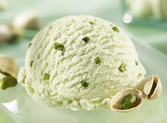 Bild von CD Pistazie mit der Beschreibung Mildes Pistazieneis, mit Pistazienstückchen (3,5%) harmonisch vollendet.