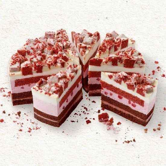 Bild von Strawberry Chrunch Torte mit der Beschreibung 12 Port. vg. (904)