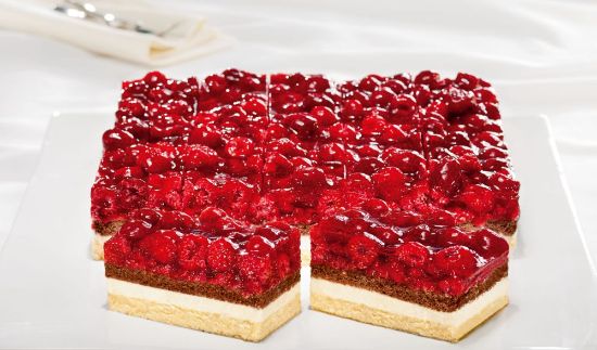 Bild von Himbeer-Sahne-Schnitte mit der Beschreibung 2500g, vorgesch.20 St (P536)