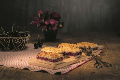 Bild von Kirsch Butterstreusel Blechk. mit der Beschreibung vg, 20 Port.