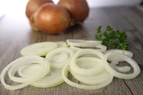 Bild von Zwiebeln in Scheiben 2-4mm mit der Beschreibung (Melzer)