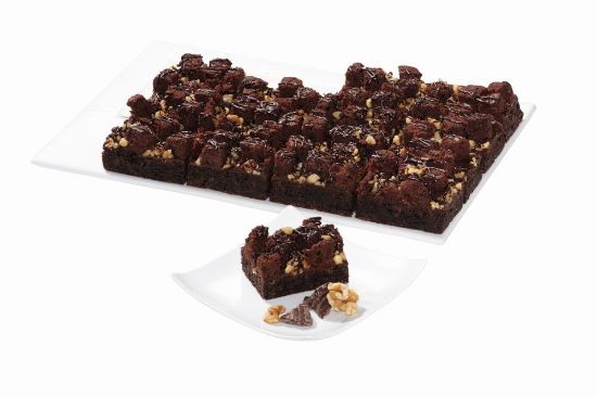 Bild von Caramel Nut Brownie mit der Beschreibung Saftiger Schoko-Brownie mit Karamellcreme, knackigen Walnüssen und feinen Schokokringeln