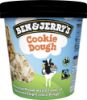 Bild von Cookie Dough mit der Beschreibung Vanille-Eiscreme mit riesigen Cookieteigstückchen und leckeren kakaohaltigen Bits.