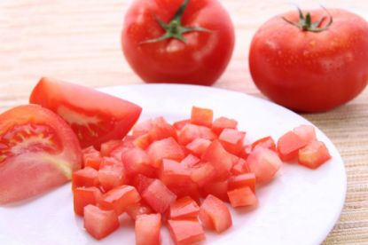 Bild von Tomaten gewürfelt mit der Beschreibung mit Haut (Melzer)