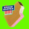 Bild von Riesenhappen mit der Beschreibung Erdbeer-, Schokolade- und Vanilleis zwischen zwei knusprigen Waffeln