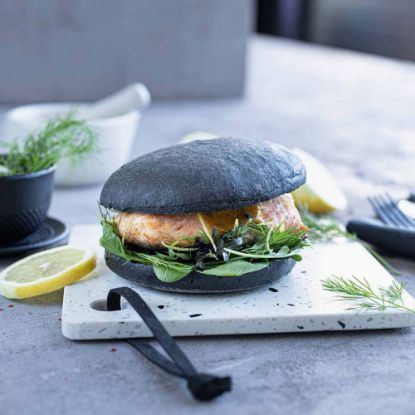 Bild von Black Burger, geschnitten mit der Beschreibung D 12 cm, H 4,5 cm
